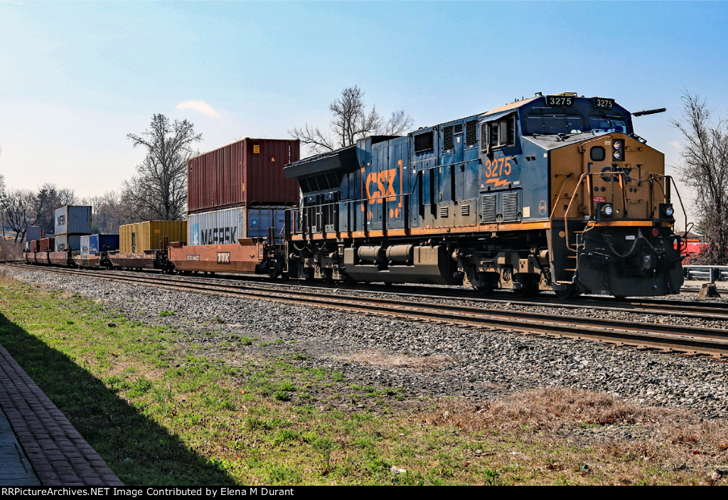 CSX 3275 on I-158